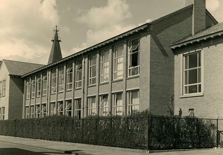 Meisjesschool Van Heutszstraat 1952 658641