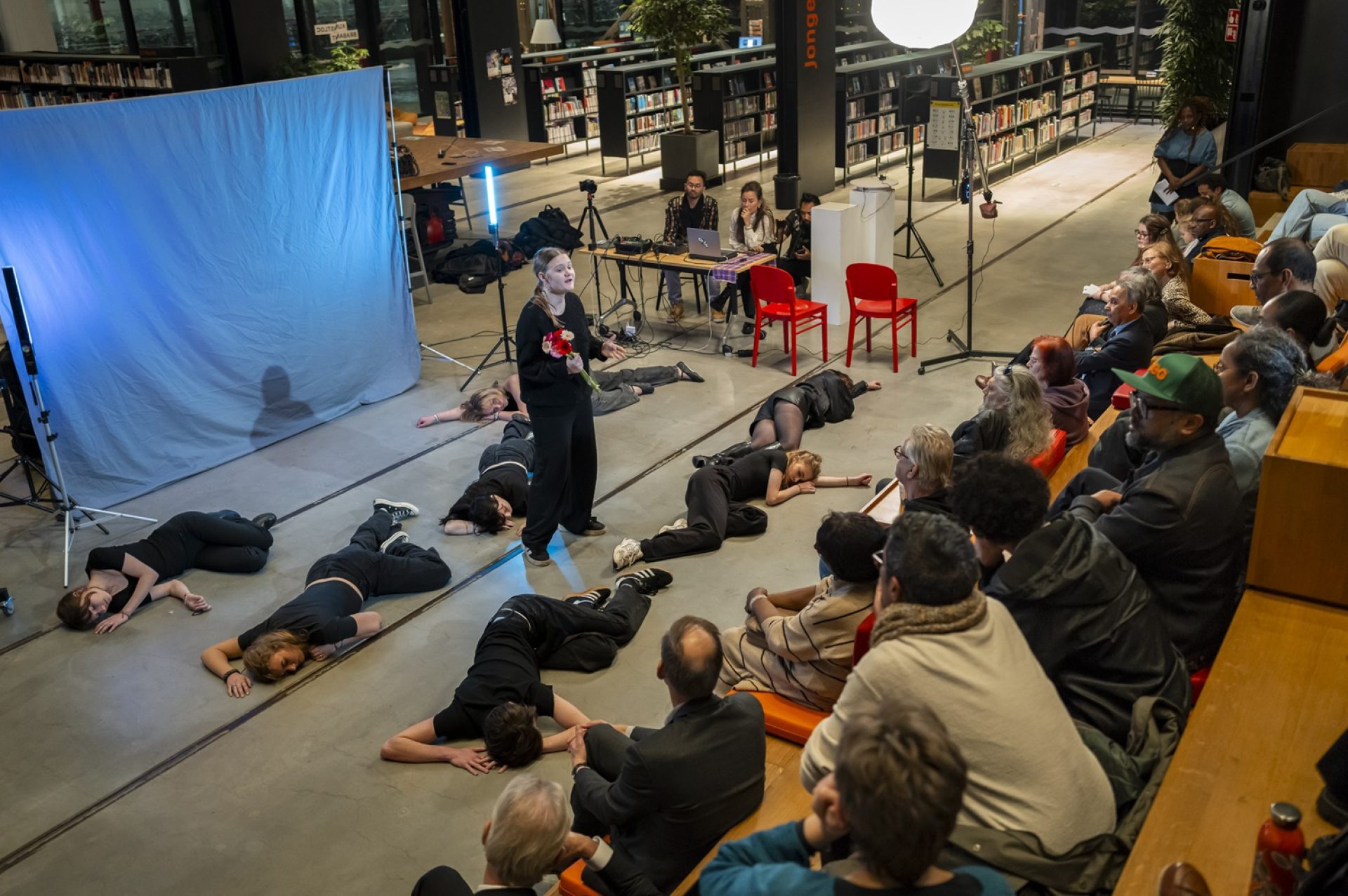 Afsluiting publieksprogramma (Post)koloniaal verleden, 2025. Fotografie Joris Buijs