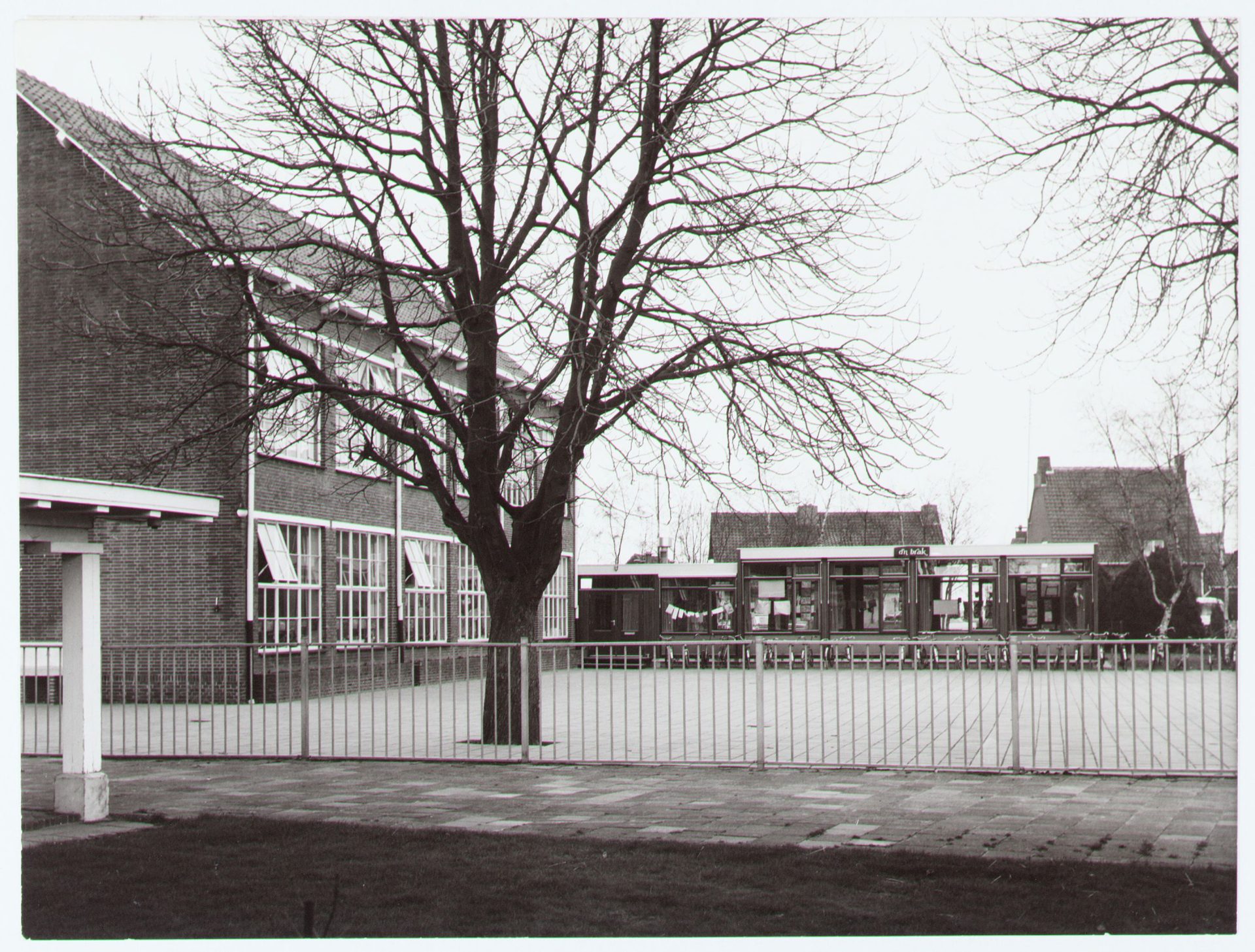 H Hartschool Willibrordschool Klein Berkeloo en Dn Barak 1974