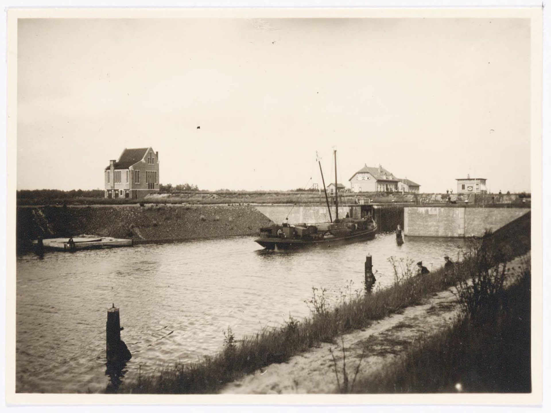 Reeshof Wilhelminakanaal bij de sluis aan de Voldijk in 1924 Bureau Statistiek en Voorlichting