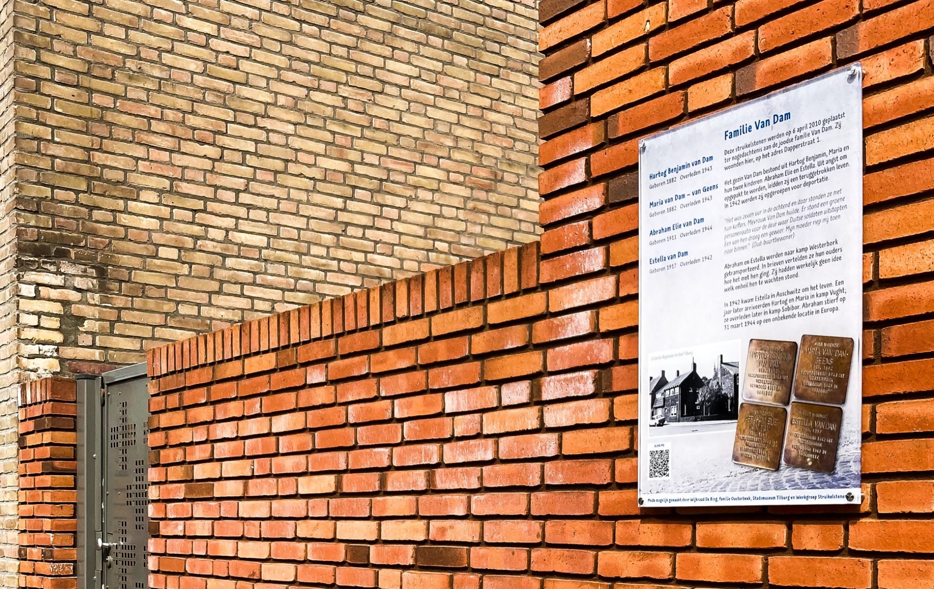 Plaquette aan muur