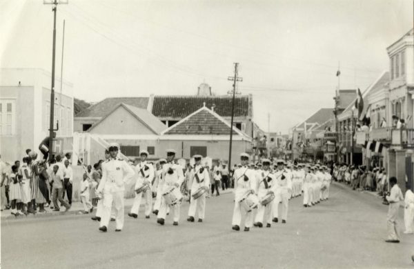 400282 Koninklijk bezoek 1956