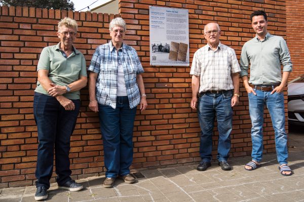 Van links naar rechts: Harrie Bogaers, Marij Looijkens, Paul Looijkens, Steven Oosterbeek.